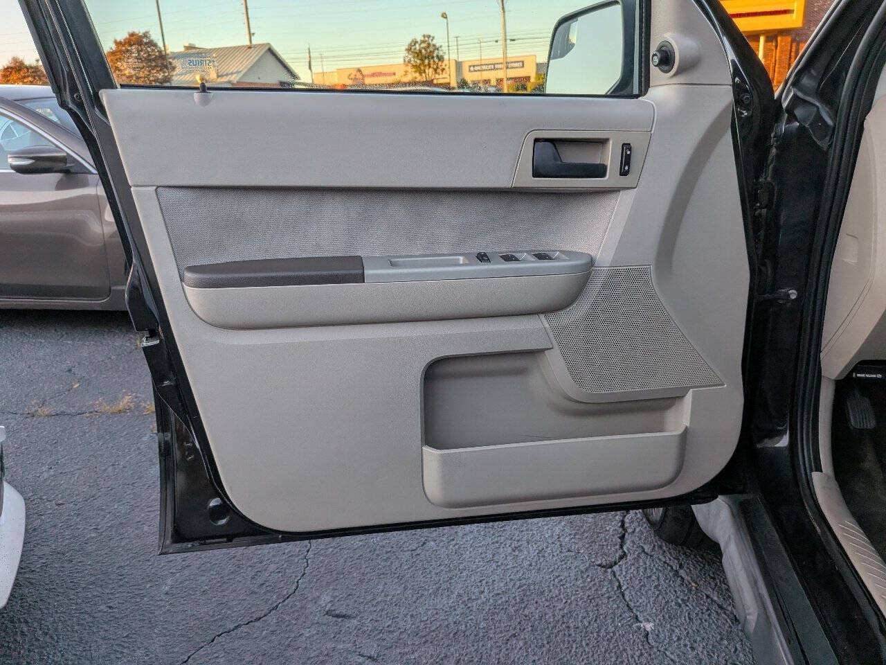 Used 2011 Ford Escape XLT w/ 202A Rapid Spec Order Code FWD image 25