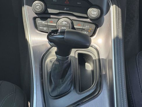 Used 2016 Dodge Challenger SXT RWD image 27