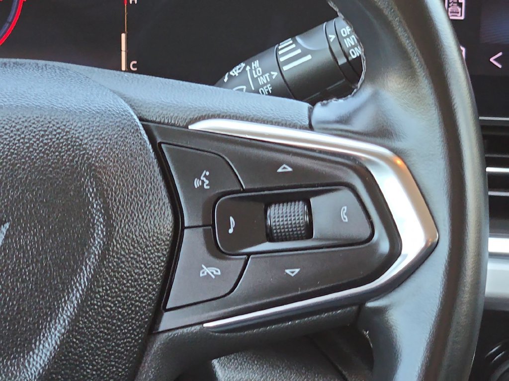 Used 2025 Chevrolet Trax LT w/ LT Convenience Package FWD image 24