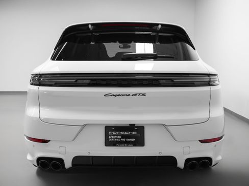 Certified 2025 Porsche Cayenne GTS AWD/4WD image 11