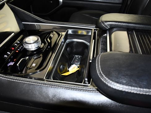 Used 2024 Jeep Wagoneer 4WD w/ HD Trailer Tow Package image 34