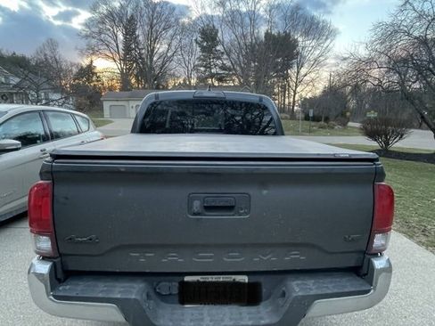 Used 2019 Toyota Tacoma SR5 image 4