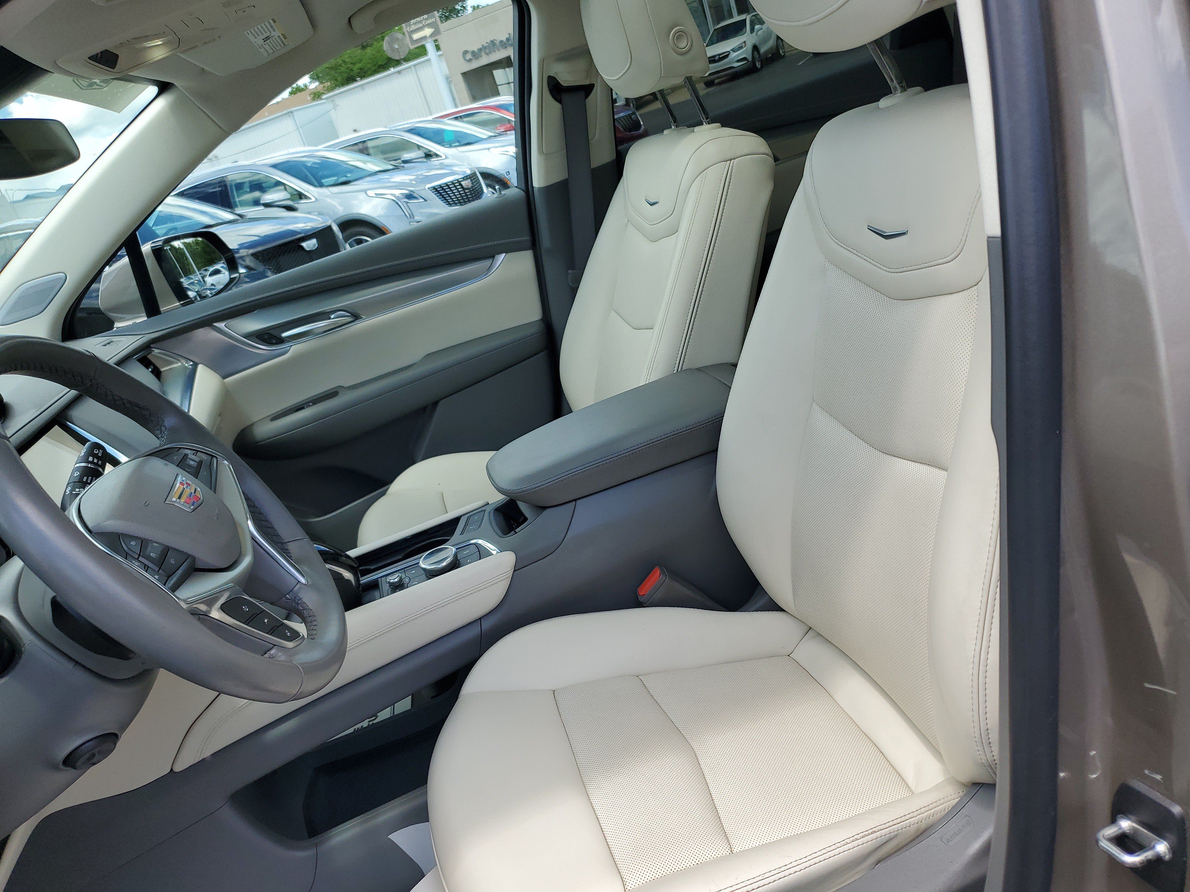 Certified 2023 Cadillac XT5 Premium Luxury AWD/4WD image 17