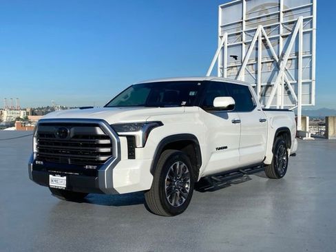 Used 2023 Toyota Tundra Limited w/ Power Package AWD/4WD image 4