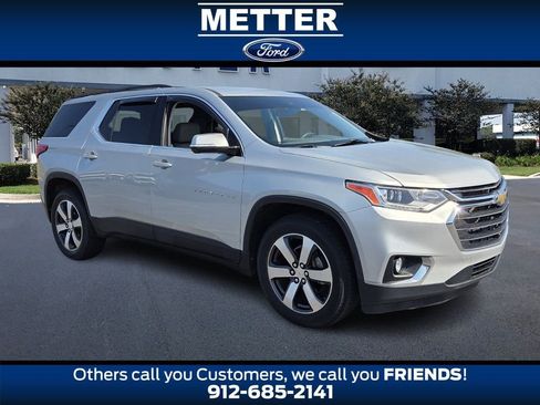 Used 2020 Chevrolet Traverse LT w/ LT Premium Package AWD/4WD image 1