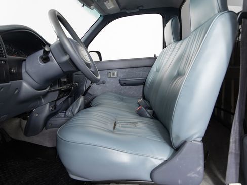 Used 2000 Toyota Tacoma 2WD Regular Cab image 15