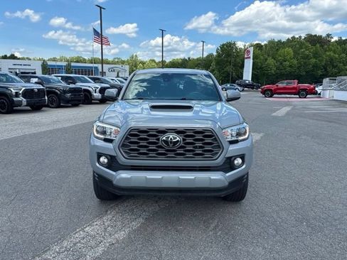 Used 2021 Toyota Tacoma TRD Sport w/ Technology Package AWD/4WD image 2