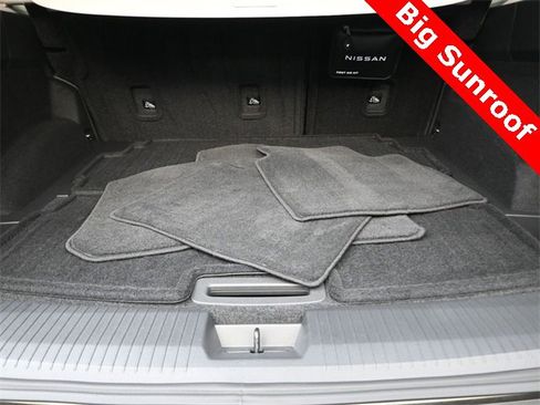 Used 2023 Nissan Rogue SL w/ SL Premium Package image 26