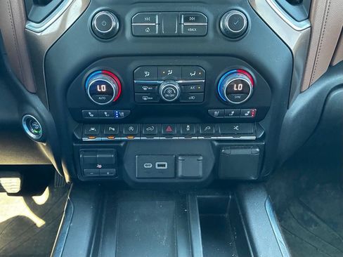 Used 2019 Chevrolet Silverado 1500 High Country w/ Safety Package II AWD/4WD image 26