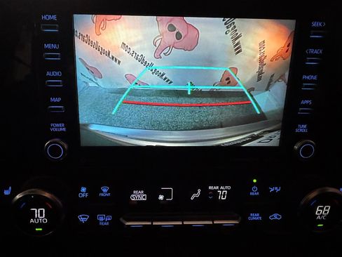 Used 2022 Toyota Highlander XLE image 30