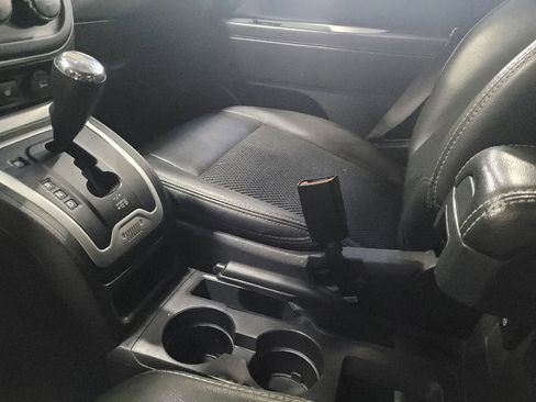 Used 2016 Jeep Compass Latitude AWD/4WD image 26