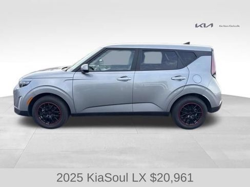 Used 2025 Kia Soul LX FWD image 5