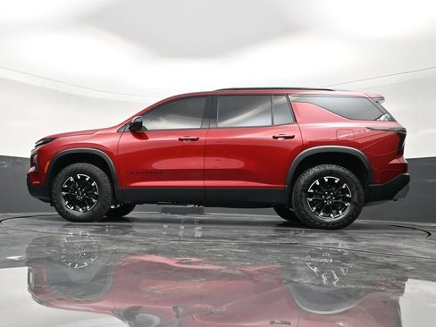 Used 2025 Chevrolet Traverse Z71 w/ Enhanced Driving Package AWD/4WD image 23