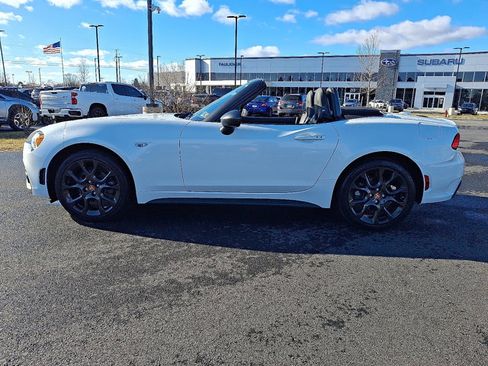 Used 2020 FIAT 124 Spider Abarth w/ Convenience Group RWD image 4