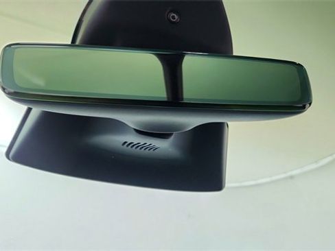 Used 2022 Tesla Model X image 54