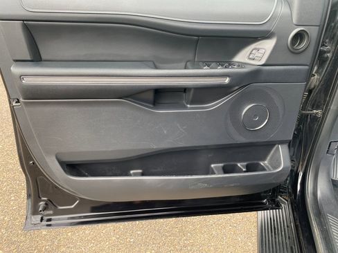 Used 2024 Ford Expedition Max XLT image 19