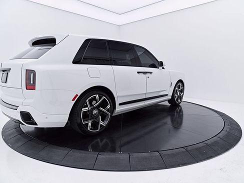 Used 2025 Rolls-Royce Cullinan Black Badge AWD/4WD image 14