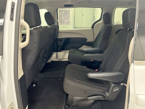 Used 2023 Chrysler Voyager LX FWD image 22