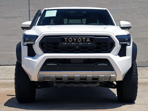 Used 2024 Toyota Tacoma 4x4 Double Cab Hybrid image 7