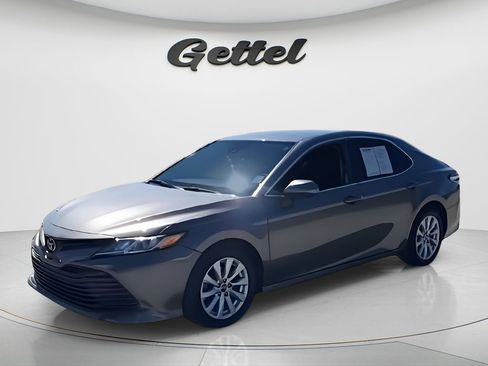Used 2019 Toyota Camry LE image 4