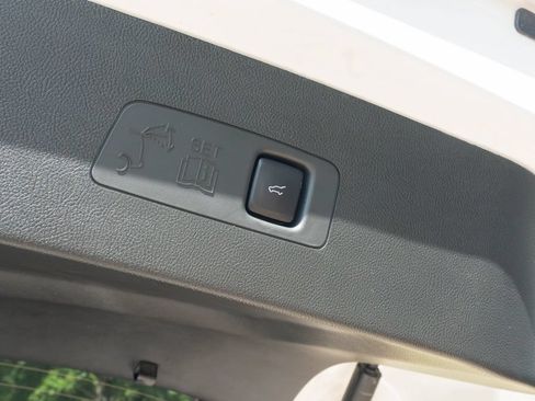 Used 2025 Lincoln Corsair Reserve FWD image 13