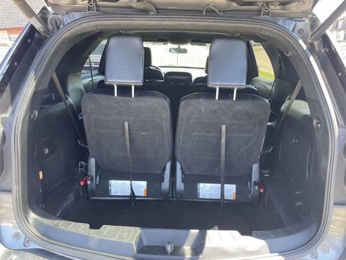 Used 2018 Ford Explorer XLT w/ Equipment Group 202A image 23