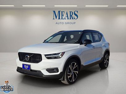 Certified 2022 Volvo XC40 T5 R-Design