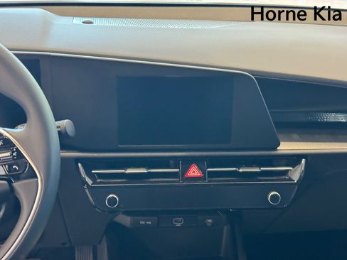 New 2026 Kia Niro LX FWD image 16