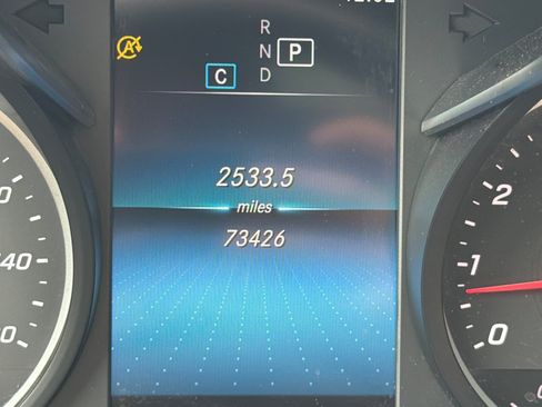 Used 2021 Mercedes-Benz GLC 300 4MATIC image 36