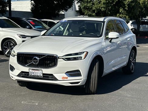 Used 2020 Volvo XC60 T8 Momentum w/ Protection Package Premier image 8