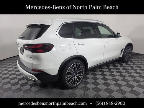 Used 2024 BMW X5 sDrive40i w/ Premium Package image 6
