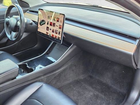 Used 2018 Tesla Model 3 Long Range image 22