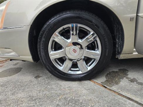 Used 2007 Cadillac DTS image 29