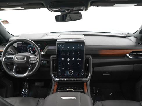 Used 2025 GMC Yukon Denali w/ Sun & Power Step Package AWD/4WD image 14