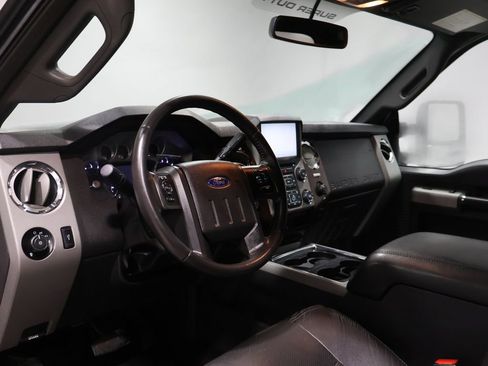 Used 2014 Ford F350 Lariat image 16
