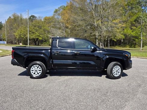 Used 2025 Toyota Tacoma SR image 28