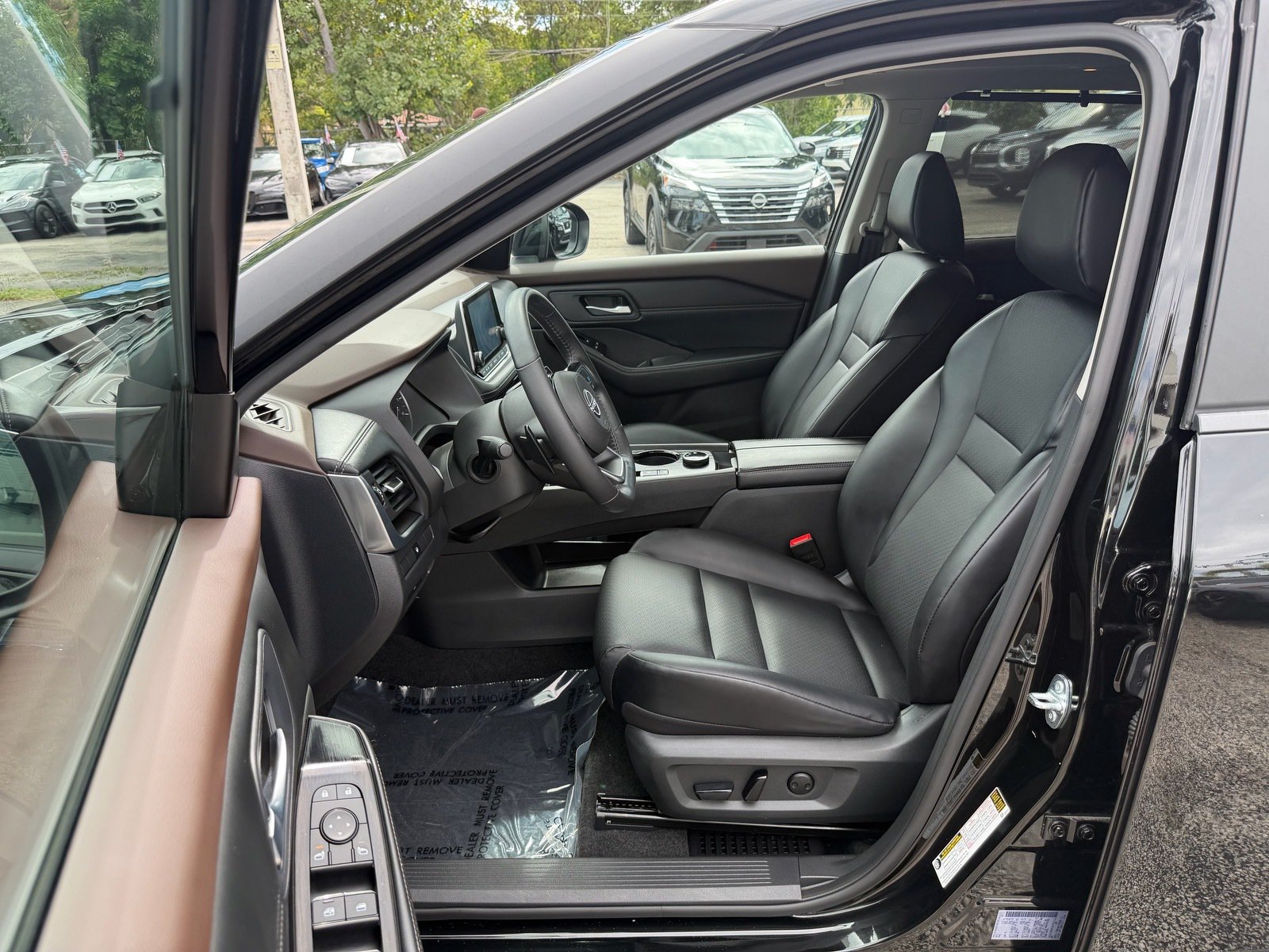 Certified 2023 Nissan Rogue SV w/ SV Premium B Package AWD/4WD image 9