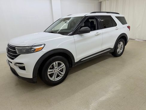 Used 2021 Ford Explorer XLT w/ Equipment Group 202A AWD/4WD image 1