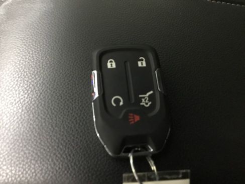 Used 2023 GMC Acadia SLE w/ Driver Convenience Package image 10