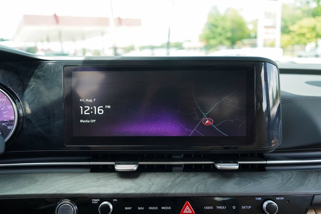 Used 2024 Kia Carnival EX FWD image 10