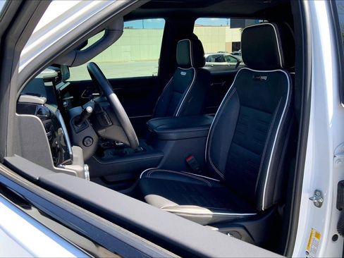 Used 2024 GMC Sierra 1500 AT4X image 23