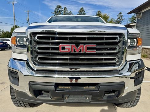 Used 2019 GMC Sierra 2500 4x4 Crew Cab w/ Sierra Convenience Package image 3