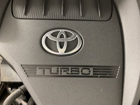 Used 2023 Toyota Highlander Limited image 46