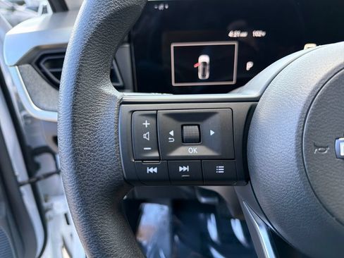Certified 2025 Nissan Kicks SV FWD image 18