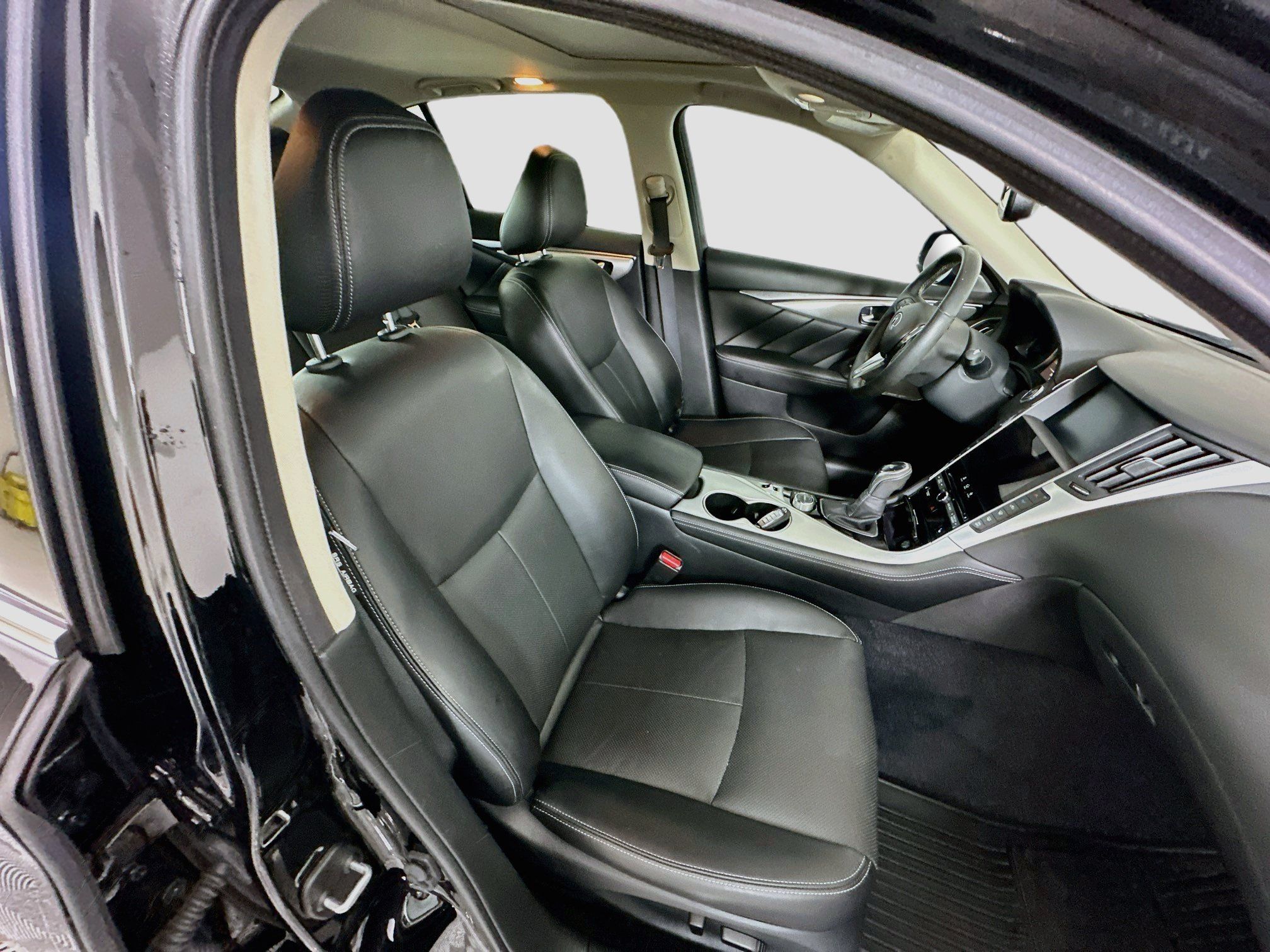 Used 2023 INFINITI Q50 Luxe w/ Cargo Package RWD image 30