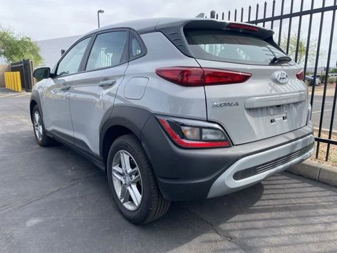 Used 2023 Hyundai Kona SE FWD image 2