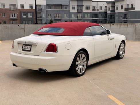 Used 2017 Rolls-Royce Dawn RWD image 31