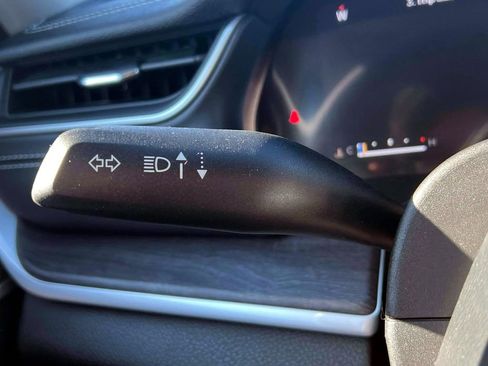 Certified 2023 Jeep Grand Cherokee Limited image 23