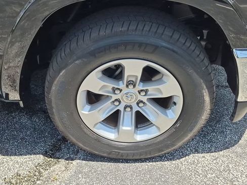 Used 2019 RAM 1500 Laramie AWD/4WD image 30