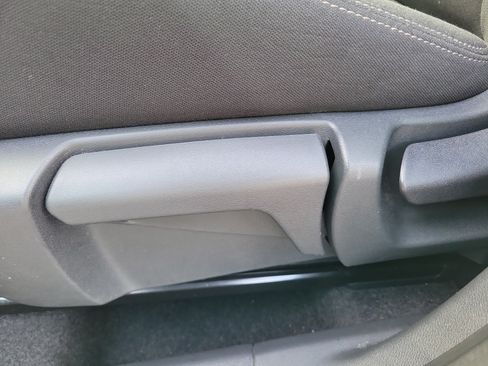 Used 2023 Nissan Rogue S AWD/4WD image 13